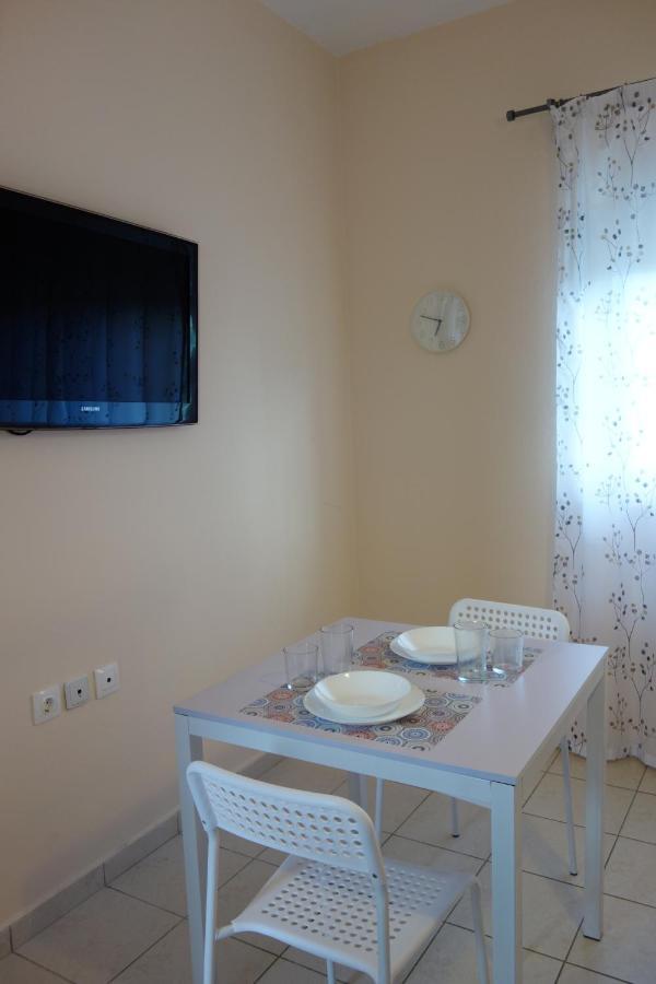 Kiki'S Cosy Apartments Néa Khilí المظهر الخارجي الصورة